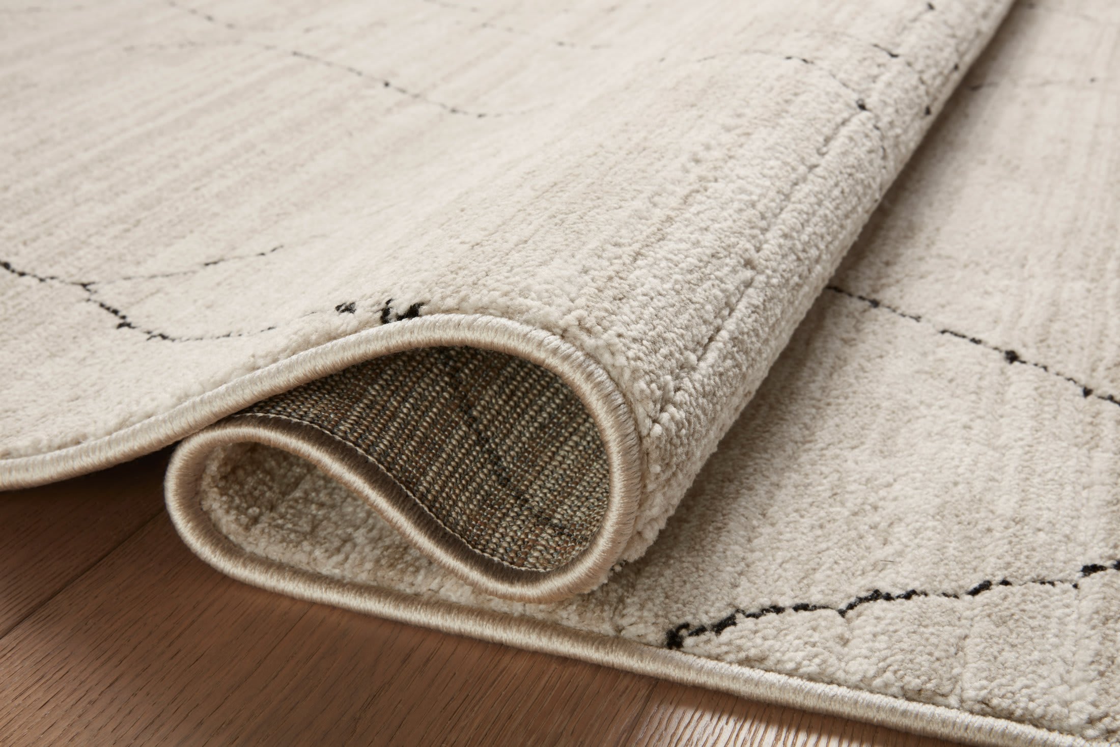 Darby Rug Loloi II Darby Dar-03 Sand - Charcoal | Rug Studio